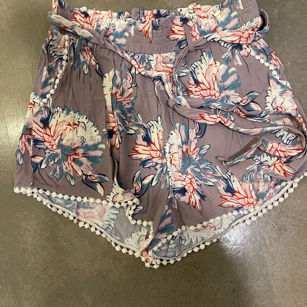 Floral Pom-Trim Women’s Shorts — Lavender Floral